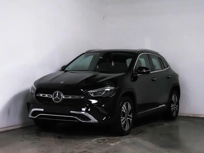 Mercedes-Benz GLA 220