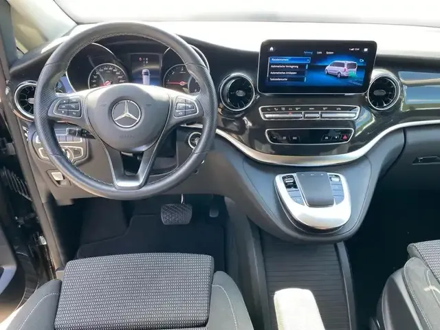 Mercedes-Benz V 220
