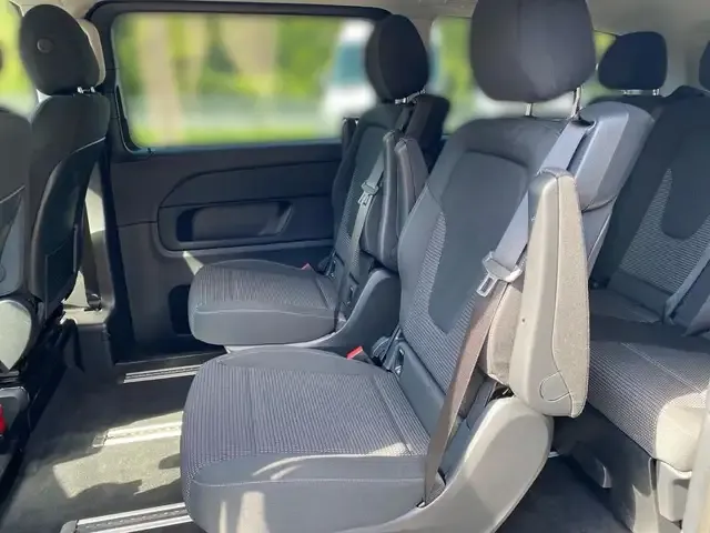 Mercedes-Benz V 220