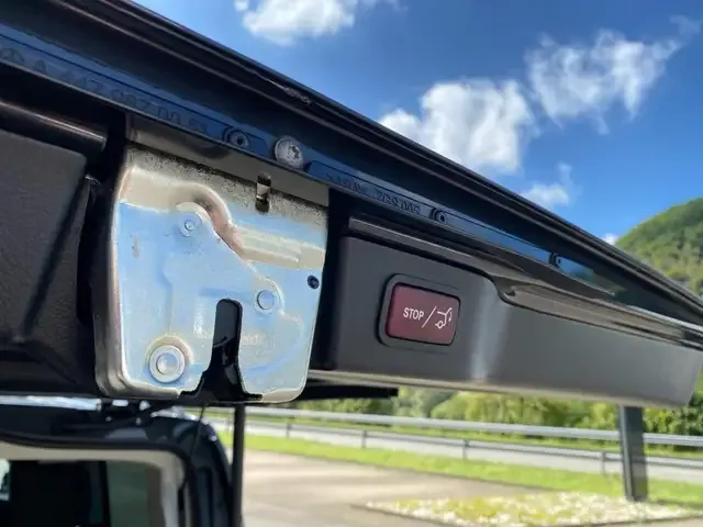 Mercedes-Benz V 220