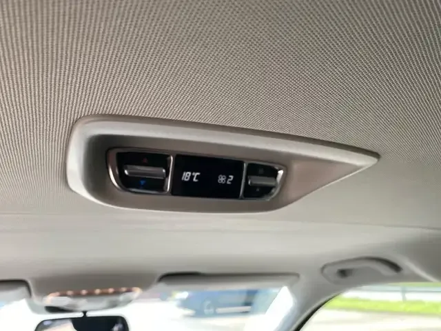 Mercedes-Benz V 220