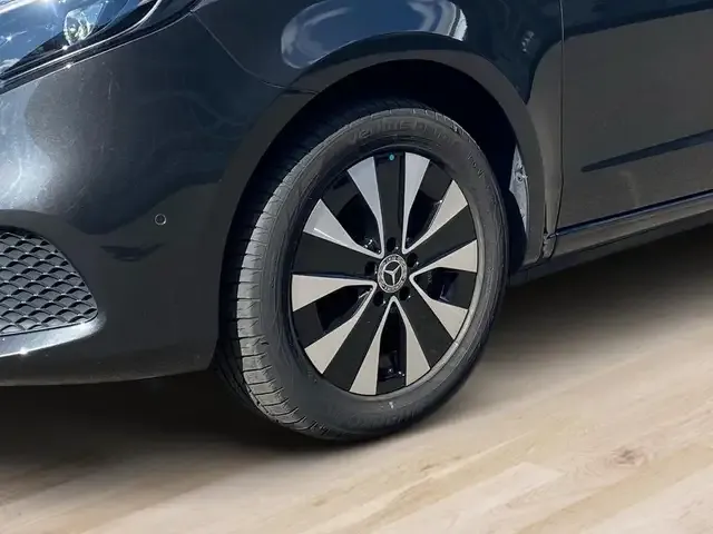 Mercedes-Benz V 220