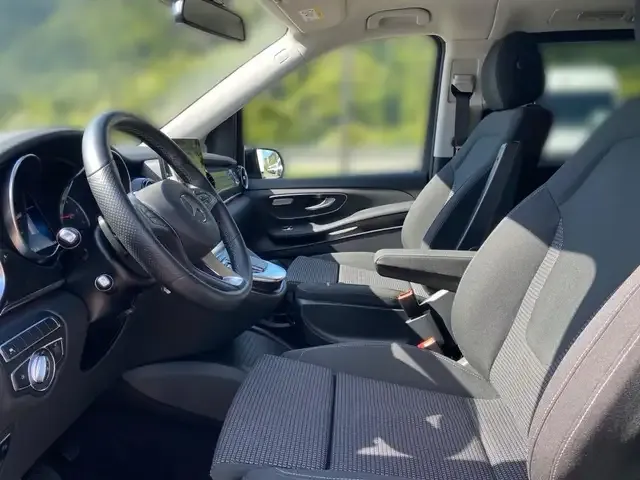 Mercedes-Benz V 220