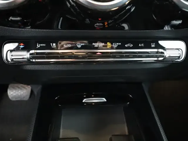 Mercedes-Benz GLA 220