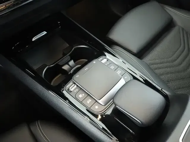 Mercedes-Benz GLA 220