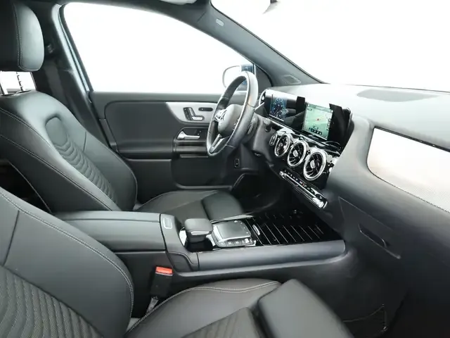 Mercedes-Benz GLA 220