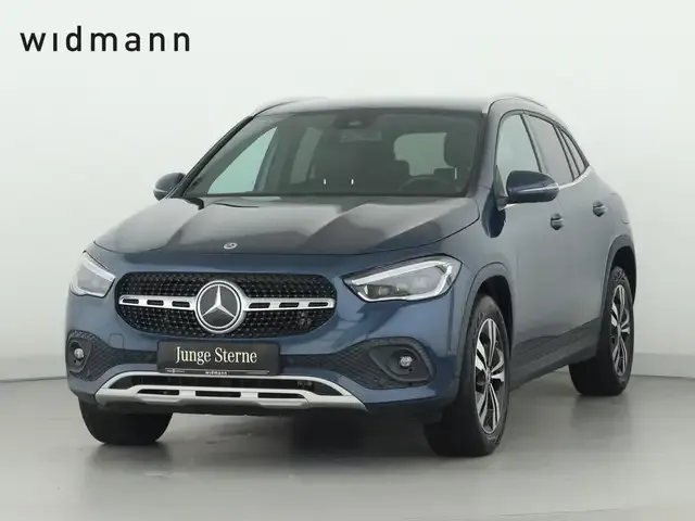 Mercedes-Benz GLA 220