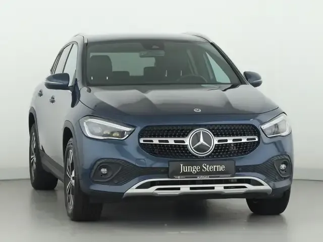 Mercedes-Benz GLA 220
