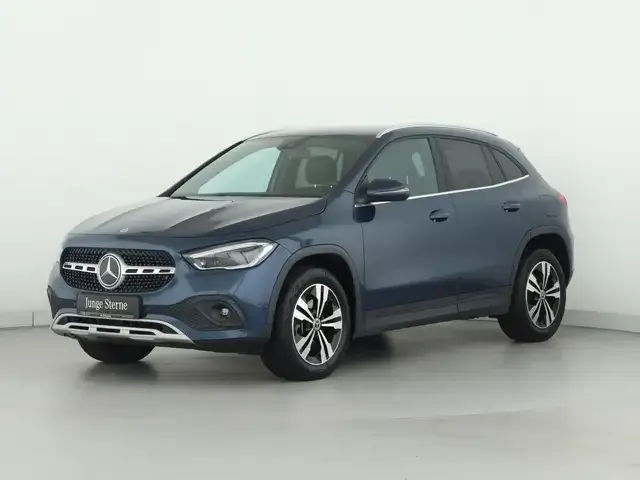 Mercedes-Benz GLA 220