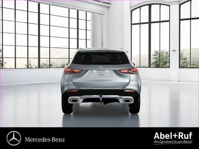 Mercedes-Benz GLA 180