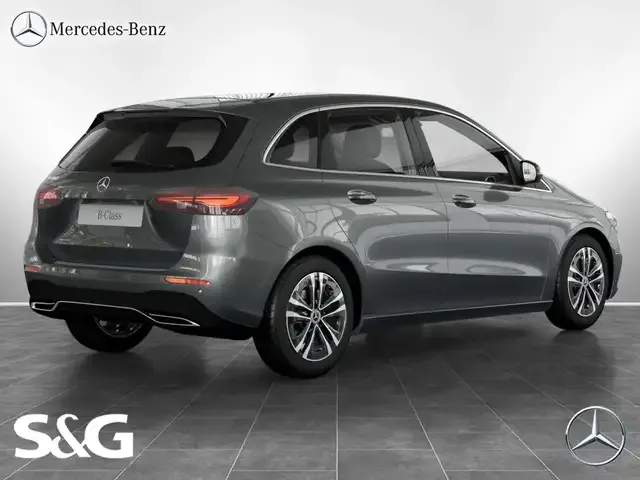 Mercedes-Benz B 180