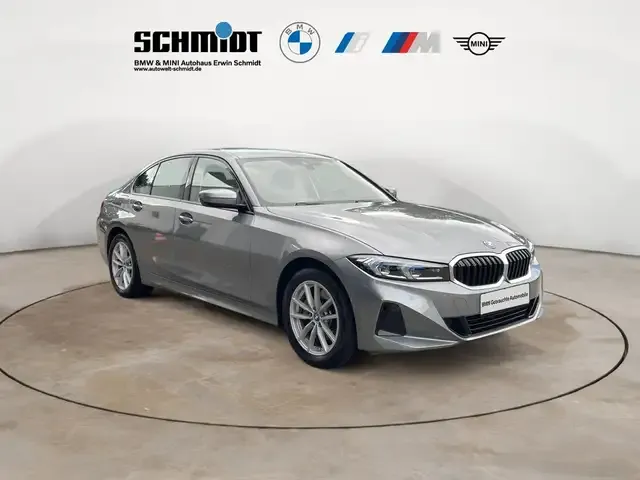 BMW 330