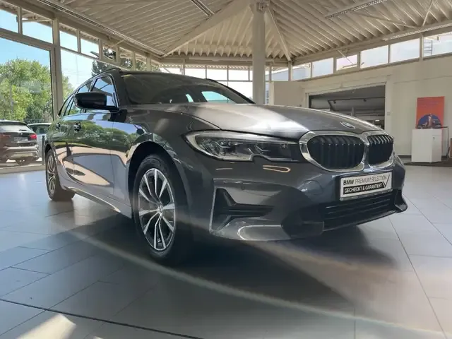 BMW 330