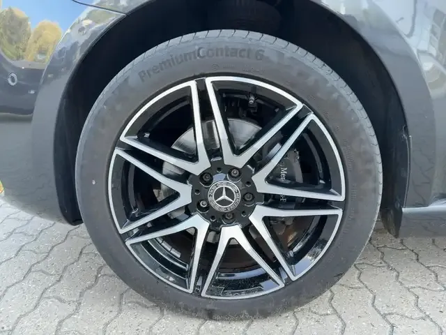 Mercedes-Benz V 250