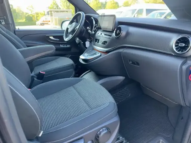 Mercedes-Benz V 250