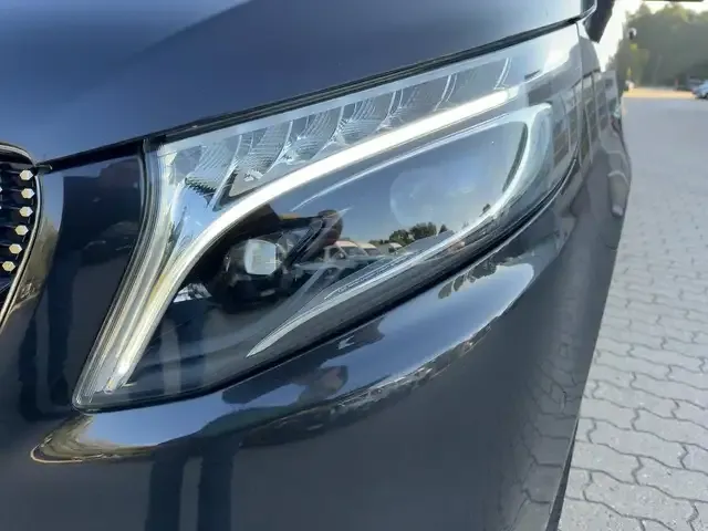 Mercedes-Benz V 250