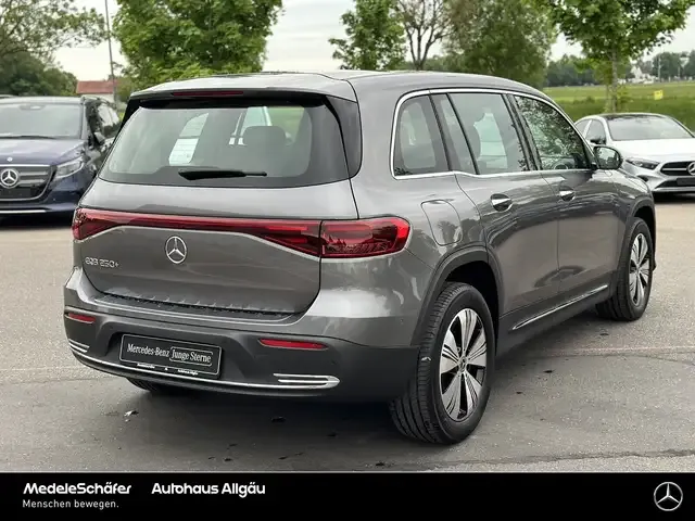 Mercedes-Benz EQB 250