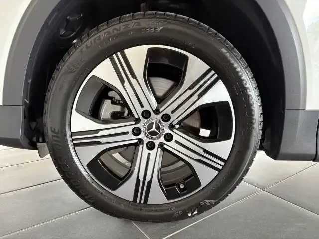 Mercedes-Benz EQB 300