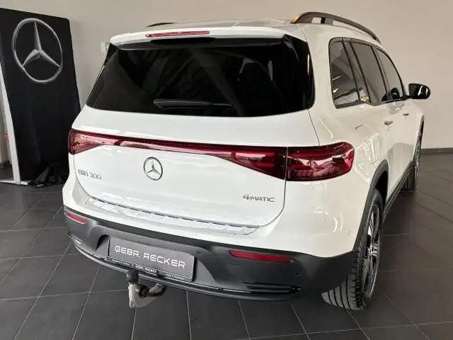 Mercedes-Benz EQB 300