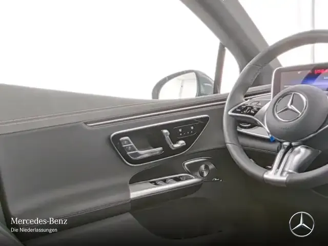 Mercedes-Benz EQE 300
