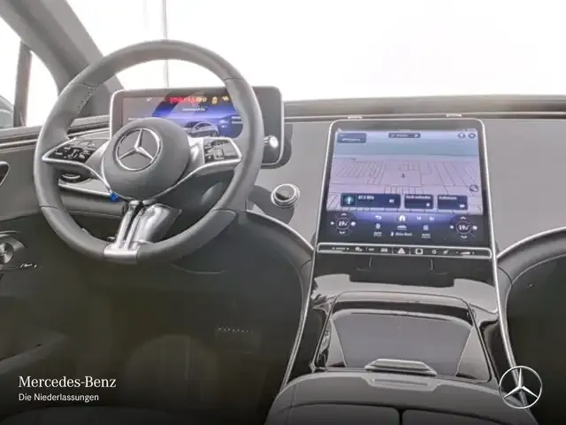 Mercedes-Benz EQE 300