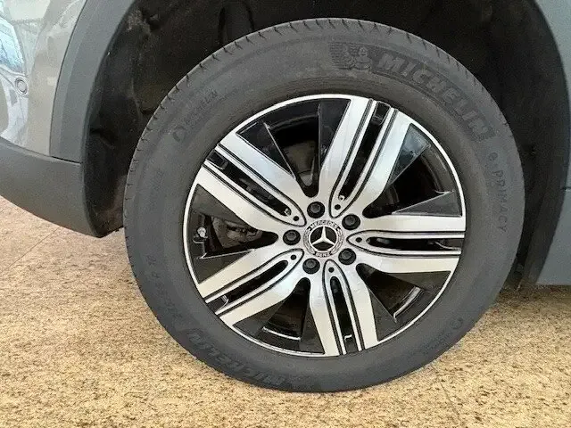 Mercedes-Benz EQA 300