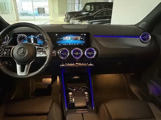 Mercedes-Benz EQA 300