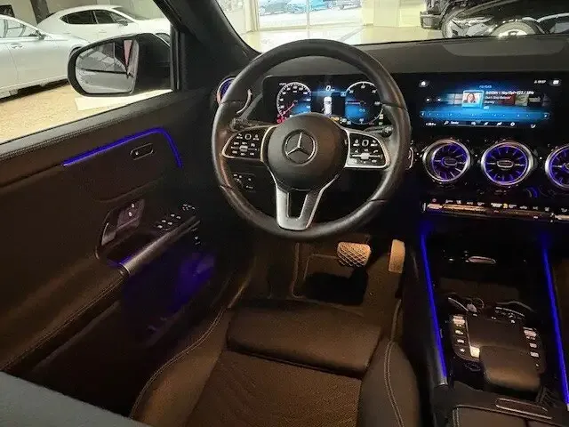 Mercedes-Benz EQA 300