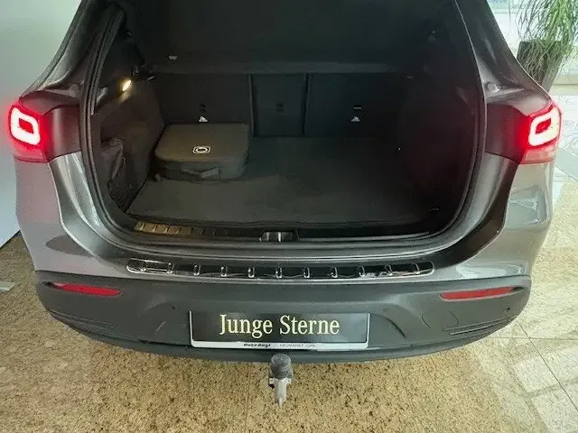 Mercedes-Benz EQA 300