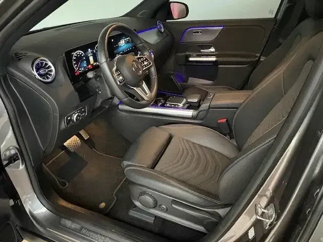 Mercedes-Benz EQA 300