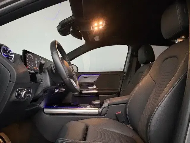 Mercedes-Benz EQA 300