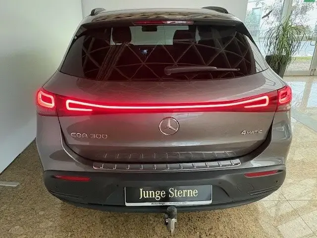 Mercedes-Benz EQA 300