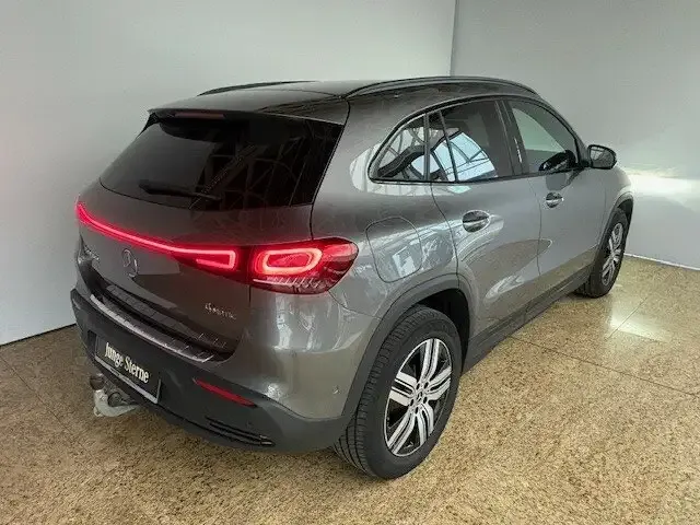 Mercedes-Benz EQA 300