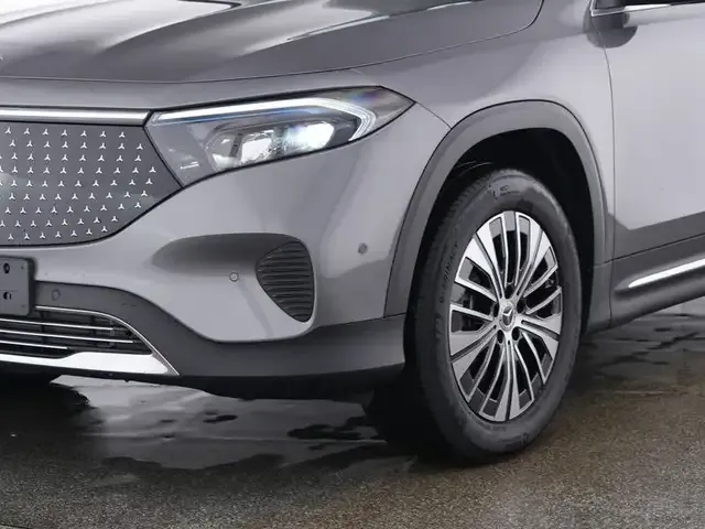 Mercedes-Benz EQB 300