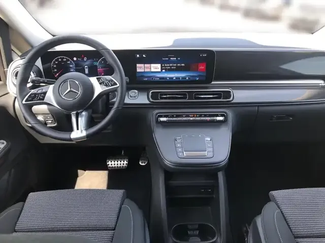 Mercedes-Benz V 220