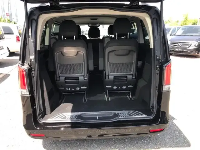 Mercedes-Benz V 220