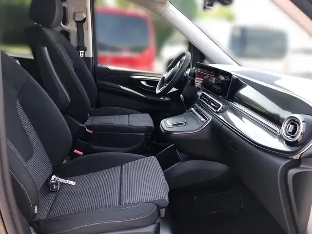 Mercedes-Benz V 220