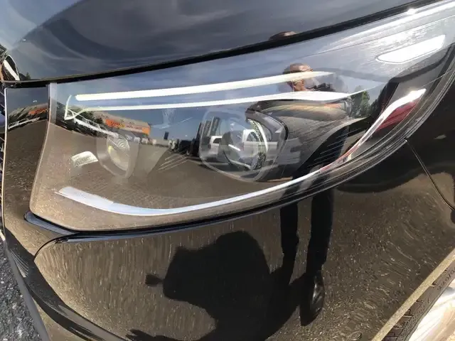 Mercedes-Benz V 220