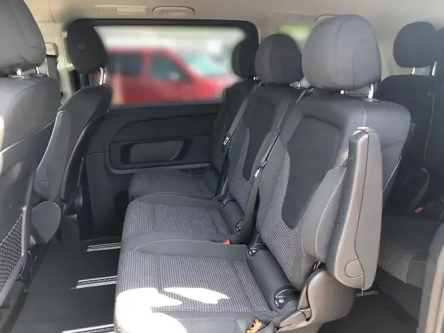 Mercedes-Benz V 220