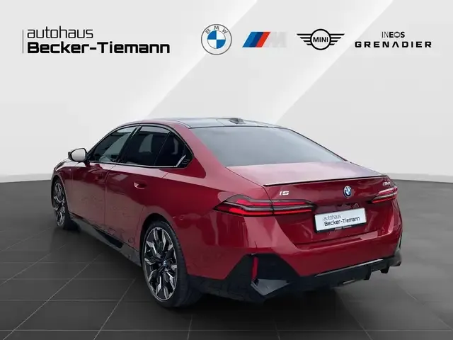 BMW i5