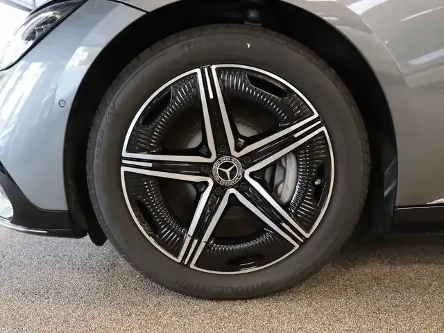 Mercedes-Benz EQE 500