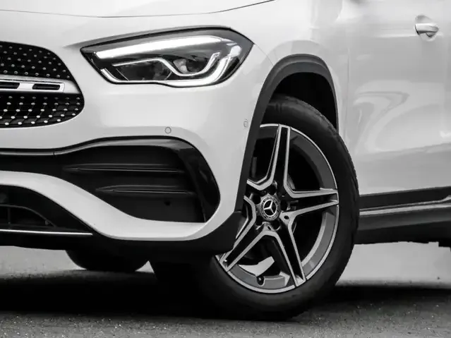 Mercedes-Benz GLA 200