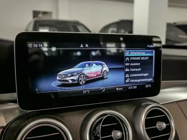 Mercedes-Benz C 220