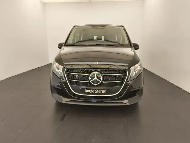 Mercedes-Benz V 220