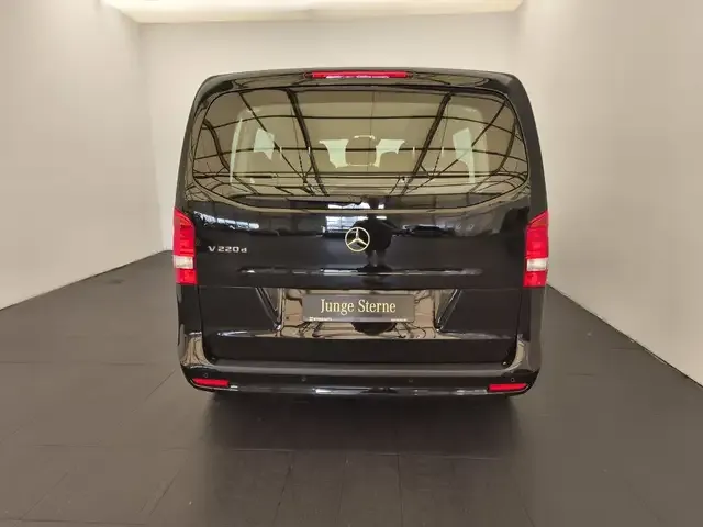 Mercedes-Benz V 220