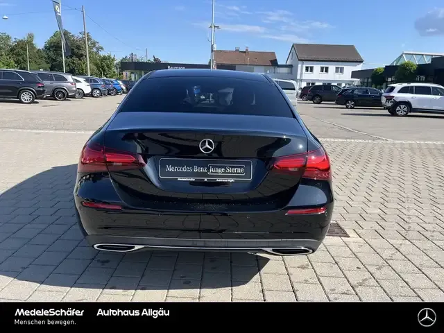 Mercedes-Benz A 220