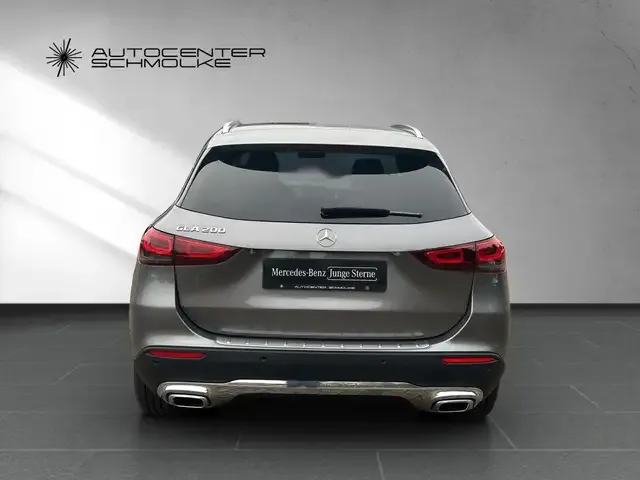 Mercedes-Benz GLA 200