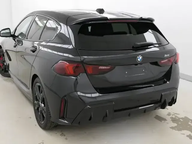 BMW 123