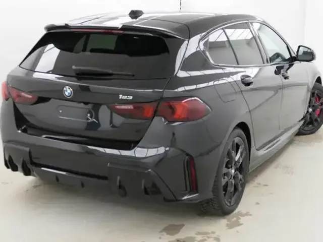BMW 123