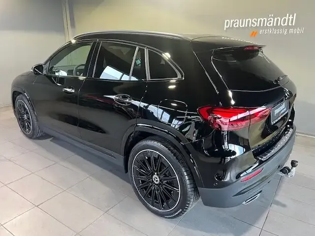 Mercedes-Benz GLA 220